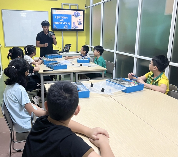 VEX Robotics: Lựa chọn hàng đầu cho học sinh từ Mầm non đến THPT
