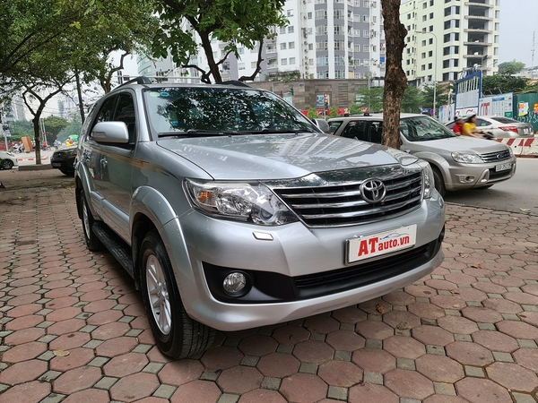 toyota fortuner số tự động hai cầu biển hà nội 2013