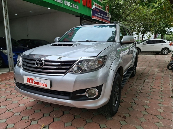 toyota fortuner số sàn máy dầu biển hà nội sản xuất 2015