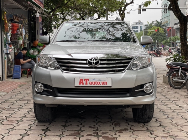 toyota fortuner số tự động máy xăng 1 chủ từ mới 2016 chạy 5.7 van