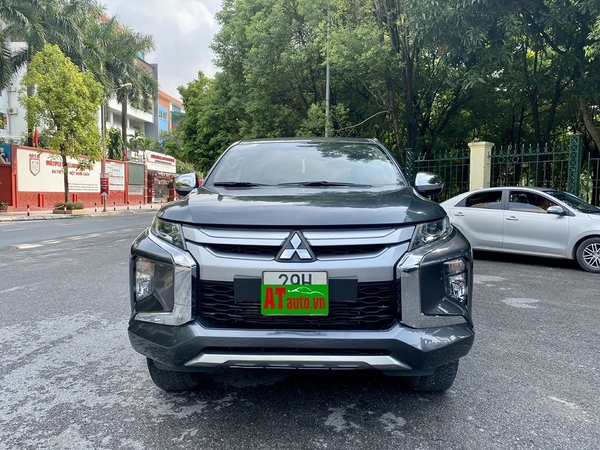 Mitsubishi Triton 4x2AT sản xuất 2019 đăng kí 2020