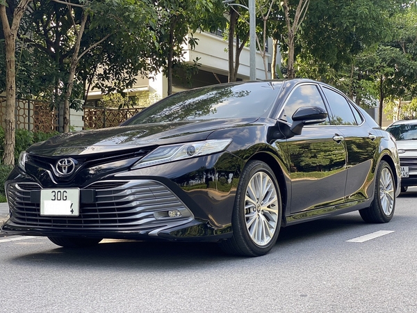 Toyota Camry 2.5 Q sx 2020 cá nhân, biển Hà nội