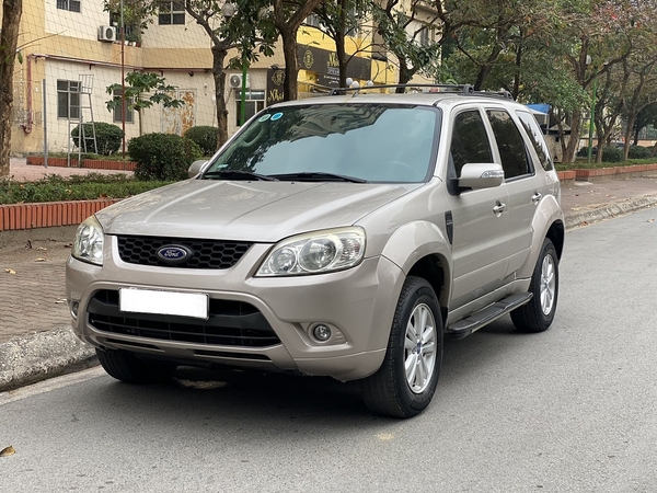 Ford Escape XLT 2011 một chủ sử dụng từ mới