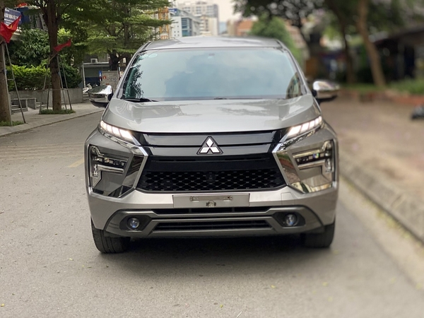 Xpander Premium 2021 một chủ từ mới màu bạc, siêu lướt