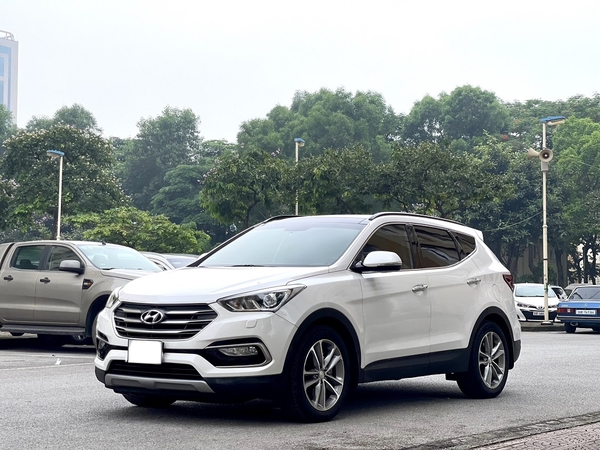 hyundai Santafe máy dầu cao cấp, sản xuất 2017