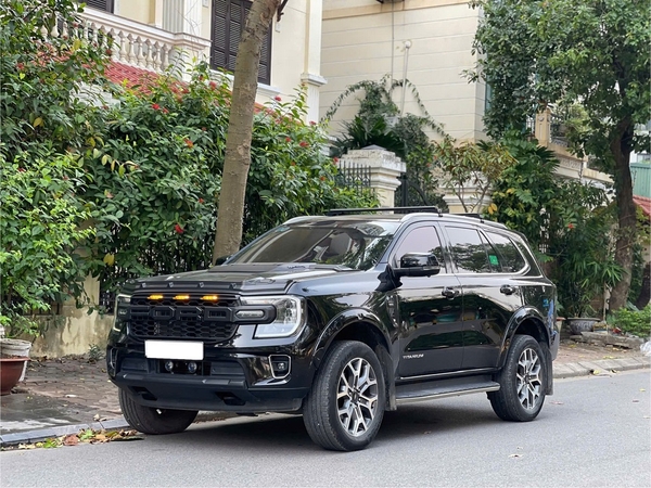 siêu chất Ford Everest titanium 4x2 2022 đầy đủ lịch sử hãng