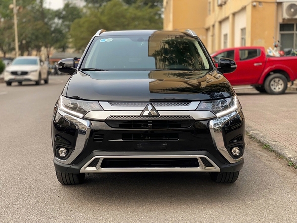 mitsubishi outlander 2.0 premium 2020 cực mới