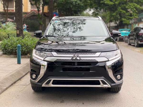 mitsubishi outlander 2.0 premium 2020 cực mới