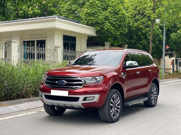 Ford Everest titanium 4x2 AT 2018 một chủ từ mới