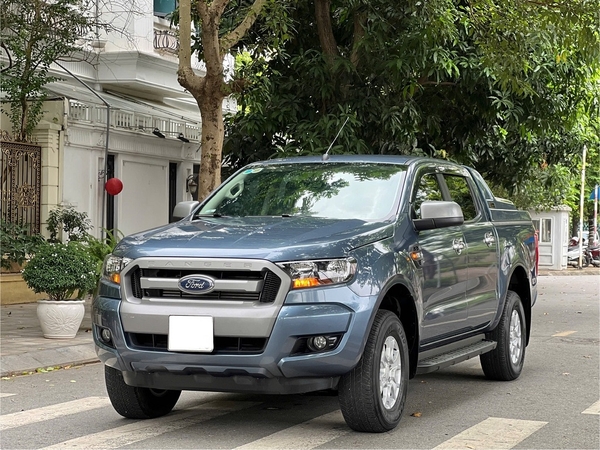 ford ranger XLS 4x2 AT đẹp nhất trong thụi trường xe cũ