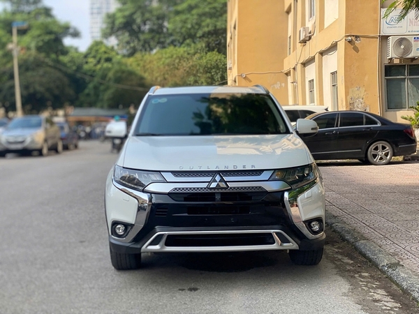 mitsubishi outlander 2.0 premium 2020 một chủ từ đầu