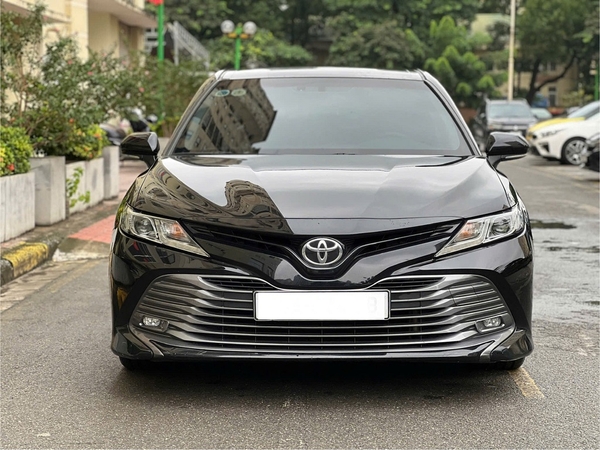 Toyota Camry 2.0 G 2020 chuẩn 6 vạn km zin