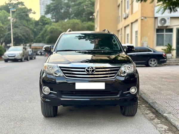Fortuner máy xăng 2 cầu 2015 , một chủ biển hà nội
