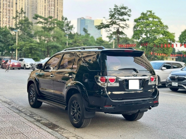 Fortuner máy xăng 2 cầu 2015 , một chủ biển hà nội