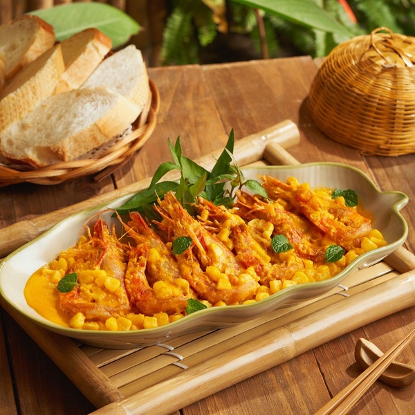 Tôm sú sốt trứng muối kèm bánh mỳ