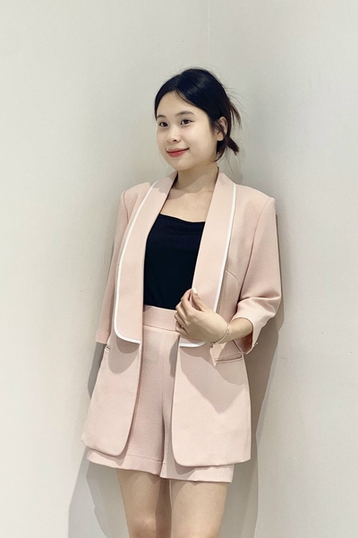 Vest dài cổ sam viền trắng, tay lỡ