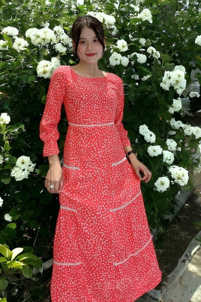 Đầm maxi tay dài, tầng cổ tim rã eo ghép ren