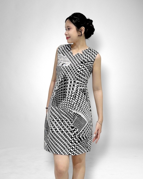 Đầm ôm xẻ sau rã cúp