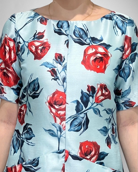 Đầm suông cổ thuyền v trên vai, dk sắt, túi xéo trước, tay con, 2 lớp