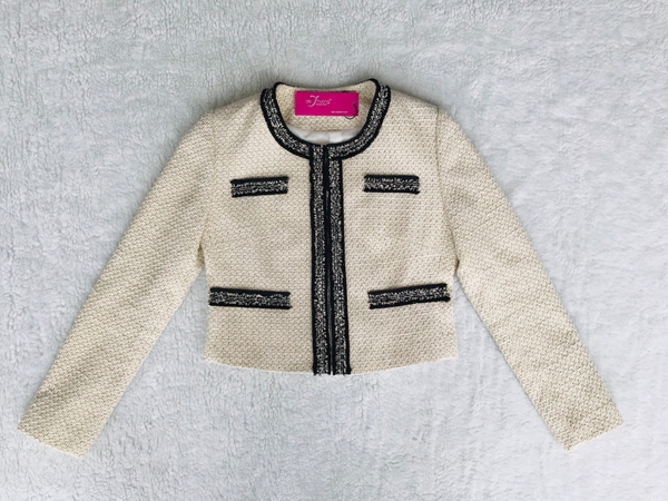 Vest ngắn cổ tròn viền ren bố đen 2l, tay dài