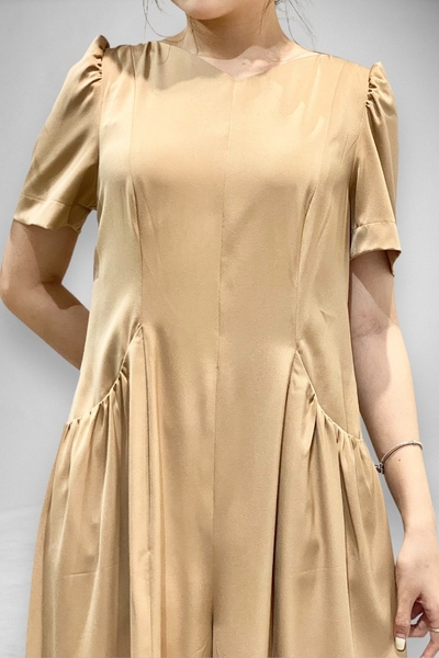 Jumpsuit cổ V 6 mảnh tay ngắn - ghi lụa