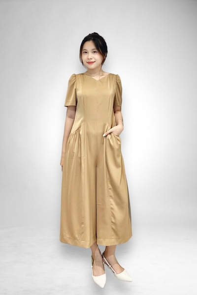 Jumpsuit cổ V 6 mảnh tay ngắn - ghi lụa