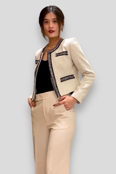 Vest ngắn cổ tròn viền ren bố đen 2l, tay dài