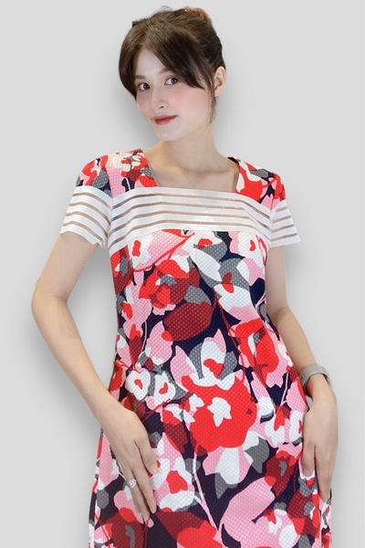 Đầm cổ vuông, tay ngắn