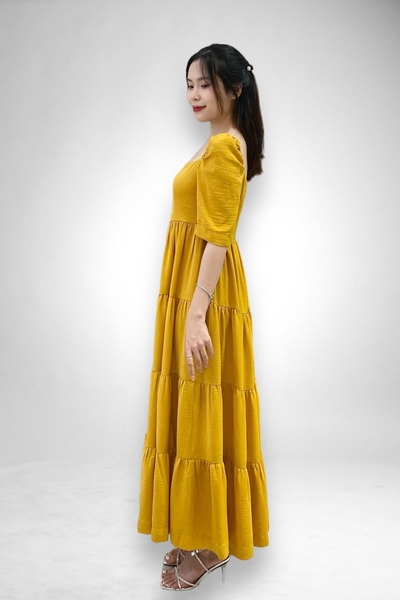 Đầm maxi cổ vuông tay ngắn 4 tầng bèo - vàng