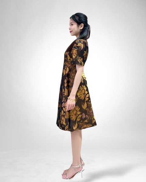 Đầm xòe cổ tròn, tay ngắn dún