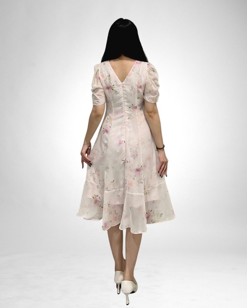 Đầm cổ tròn trước V sau, 6 mảnh tay ngắn dún, voan kem hoa hồng, 2 lớp