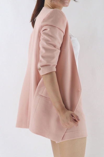 Vest dài cổ sâu đắp tay lỡ