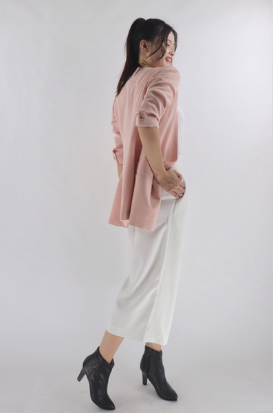Vest dài cổ sâu đắp tay lỡ
