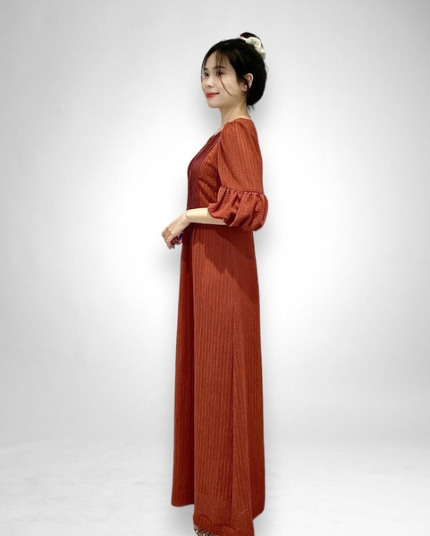 Đầm maxi cổ tròn, trước chạy cỏ, tay lỡ