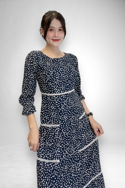 Đầm maxi tay dài, tầng cổ tim rã eo ghép ren