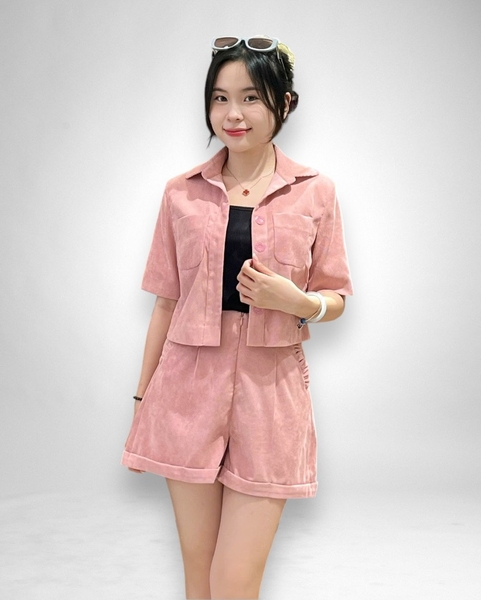 Áo sơ mi tay ngắn, dấu nút, túi trước lộn