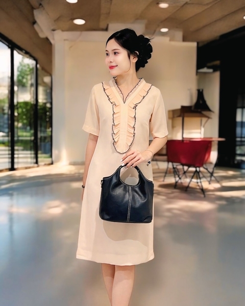 Đầm cổ tim nẹp cơi bèo dập tay ngắn, 2l