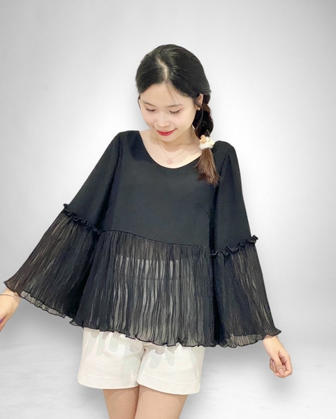 Áo cổ thuyền sâu rã chân ngực