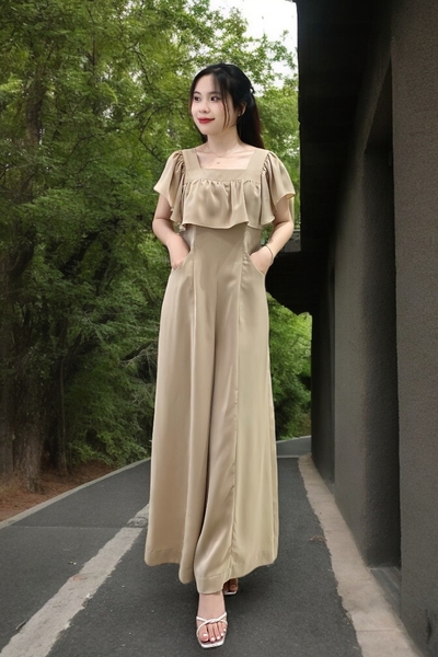 Jumsuit cổ vuông bèo, 2 túi trước - nude
