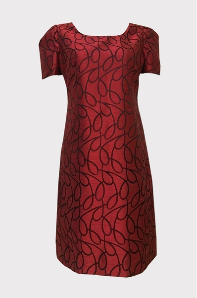 Đầm suôn cổ U tay ngắn xếp vuông