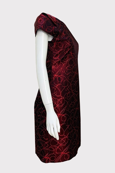 Đầm suôn cổ tròn tay ráp ngắn xếp