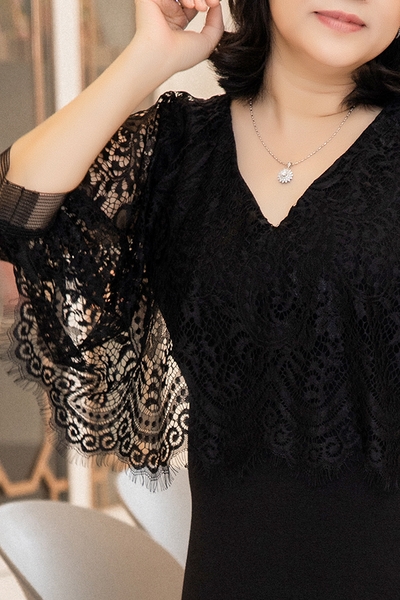 Đầm cổ tim ren choàng vai tay ngắn