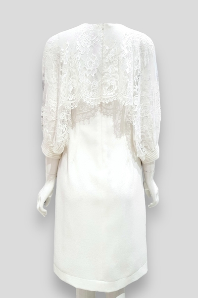 Đầm cổ tim ren choàng vai tay ngắn