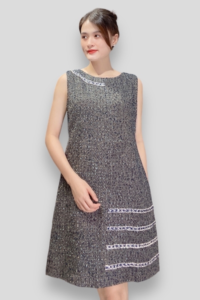 Đầm suôn túi đắp 1 bên, lai ren xù