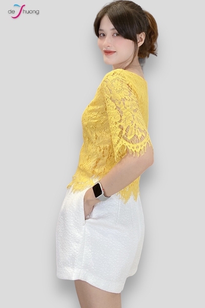 Áo croptop cổ thuyền tay lỡ lai ren