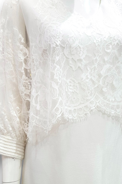 Đầm cổ tim ren choàng vai tay ngắn