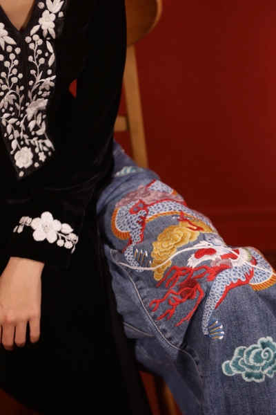 Quần Jeans Thêu Rồng