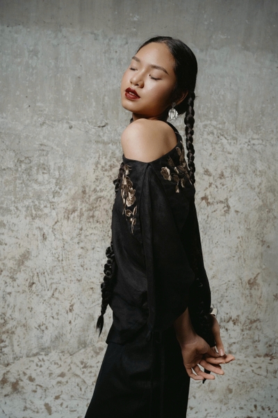 Hoa Ảnh Hồng Đen Shirt