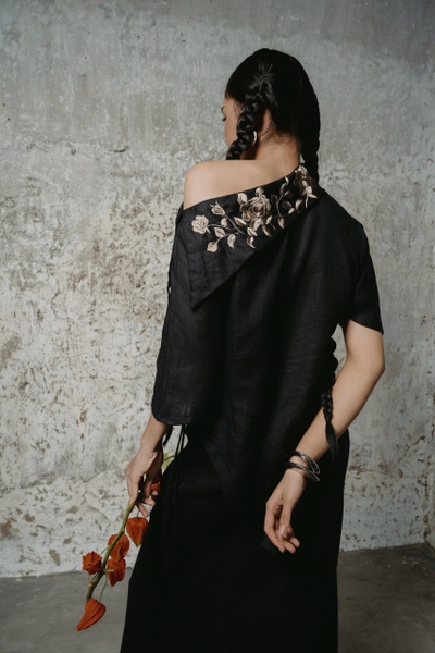 Hoa Ảnh Hồng Đen Shirt