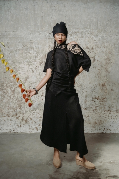 Hoa Ảnh Hồng Đen Shirt